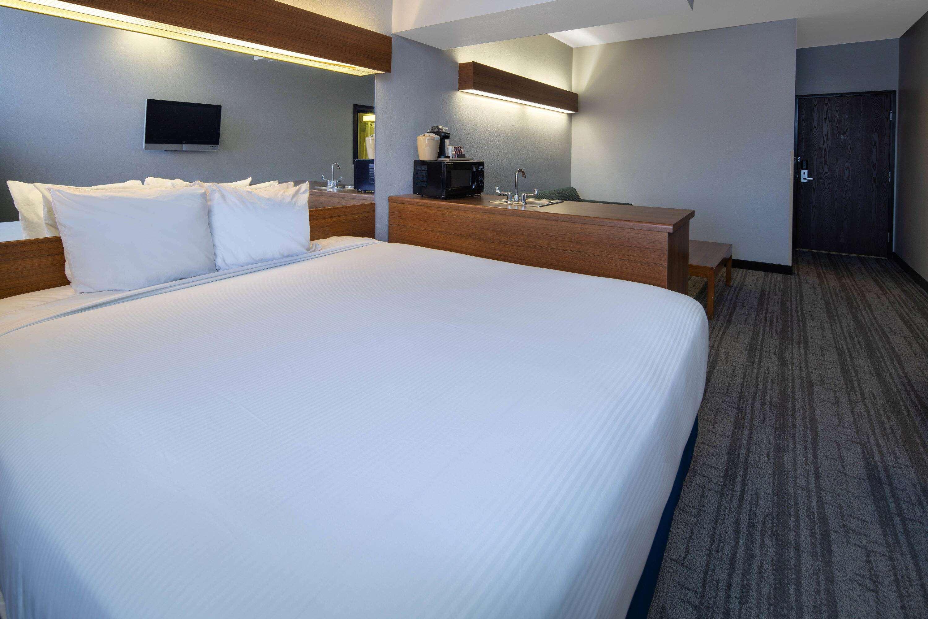 Baymont By Wyndham Las Vegas South Strip Exterior photo